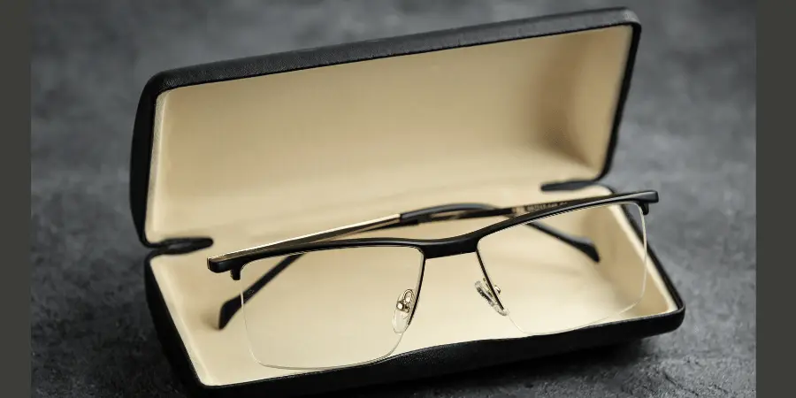 11 Common Things That Are 15 Centimeters Long-Glasses Case