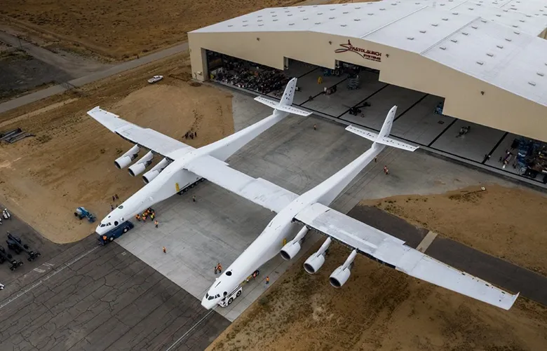 8 Common Things That Are 400 Feet Long or Big-Stratolaunch Aircraft