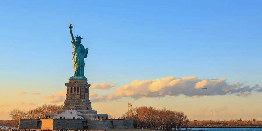 10 Things That Are Approximately 80 Feet Long-1/4 Statue of Liberty