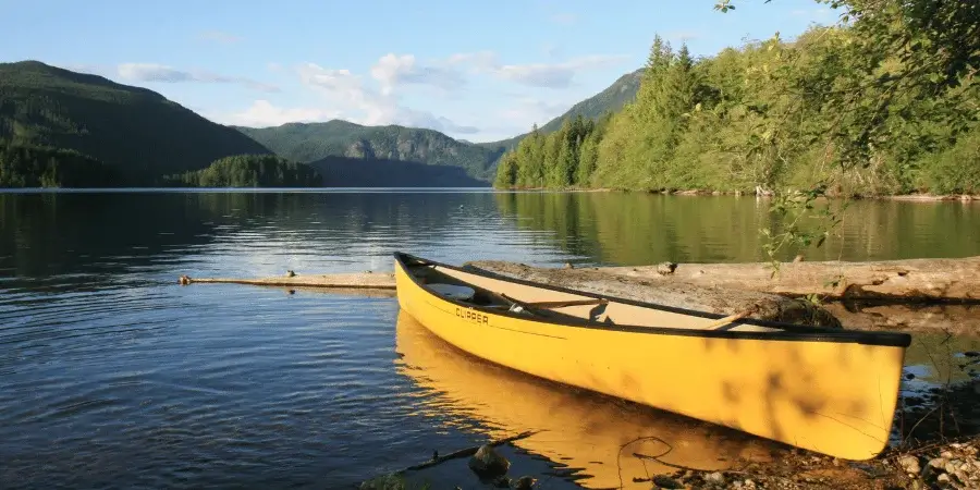 10 Everyday Items That Are 5 Meters Long or Big-A Canoe